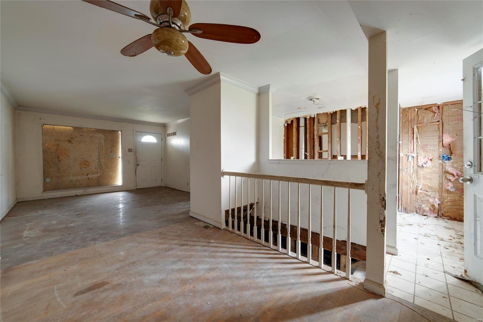 211 Perthshire Road St. Louis, MO 63137 - Photo 4 of 13