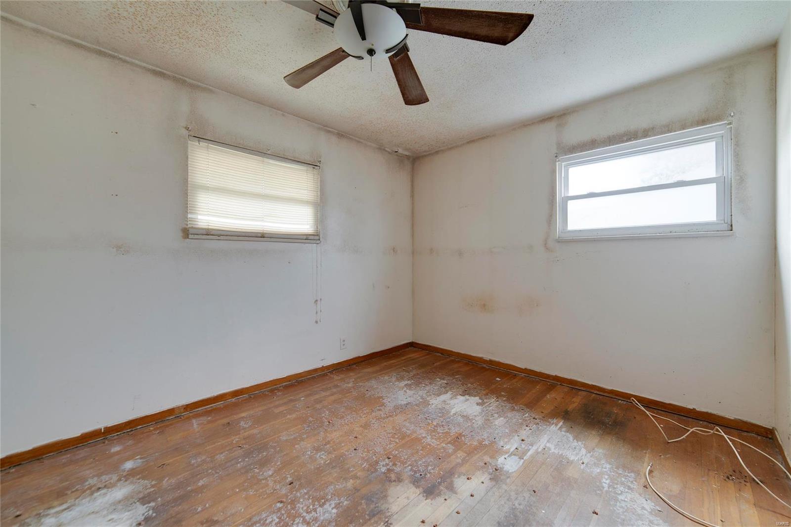 211 Perthshire Road St. Louis, MO 63137 - Photo 8 of 13