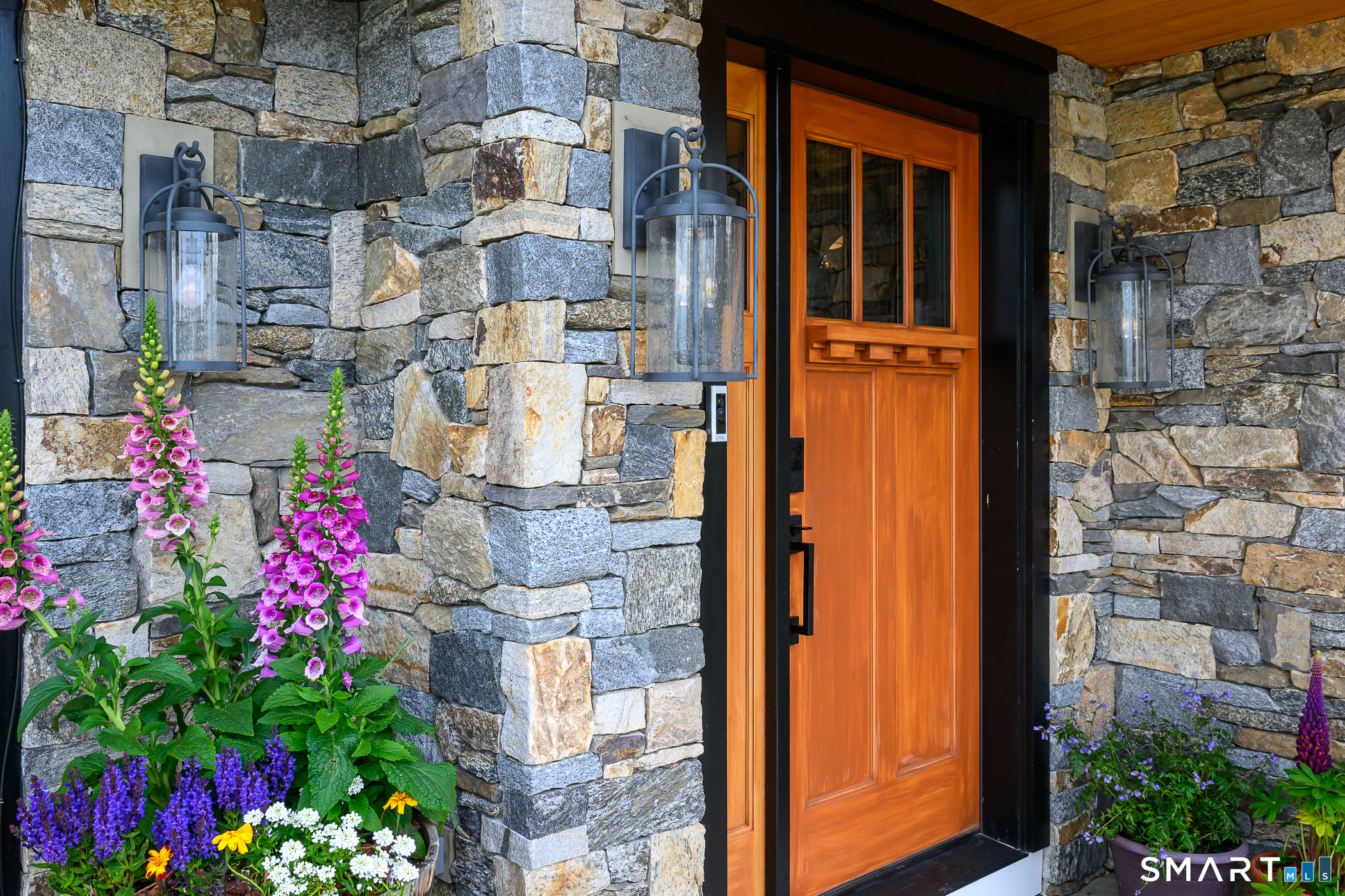 8 East Wharf Road Waterford, CT 06385 - Photo 4 of 40
