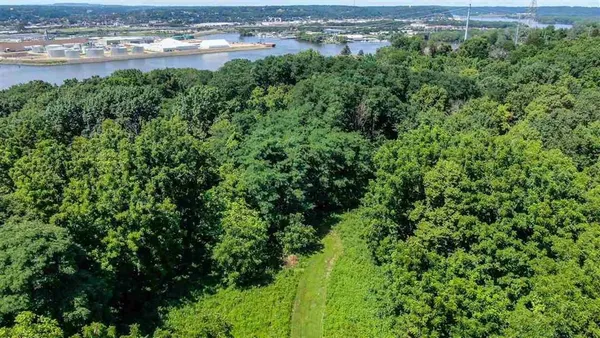 $350,000 | 600 Livingston Avenue, East Dubuque, IL 61025