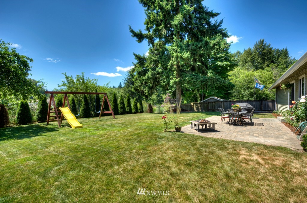24118 Locust Way Bothell, WA 98021 - Photo 2 of 18