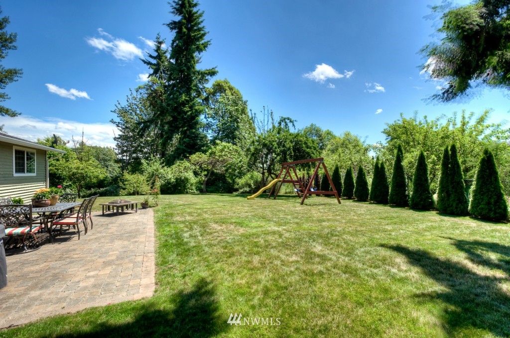 24118 Locust Way Bothell, WA 98021 - Photo 3 of 18