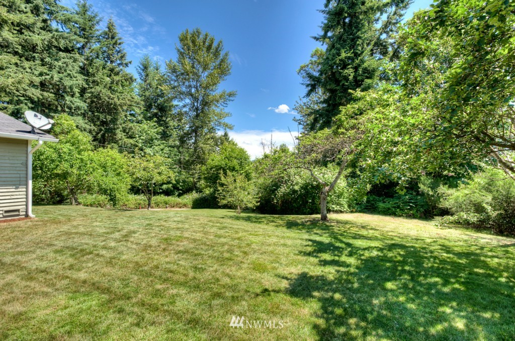 24118 Locust Way Bothell, WA 98021 - Photo 5 of 18