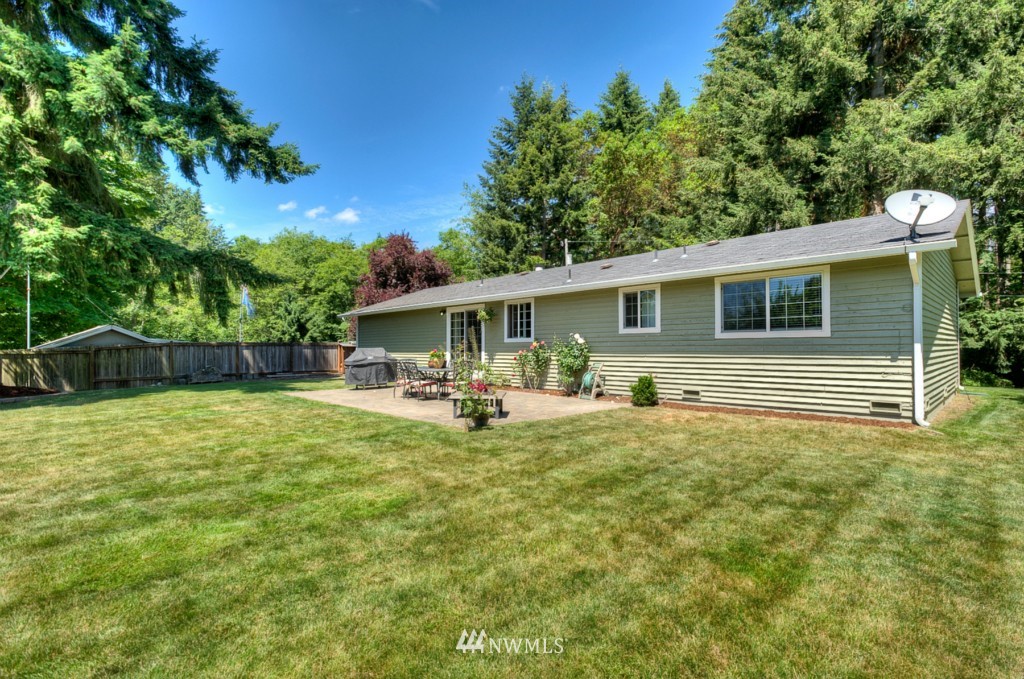 24118 Locust Way Bothell, WA 98021 - Photo 7 of 18