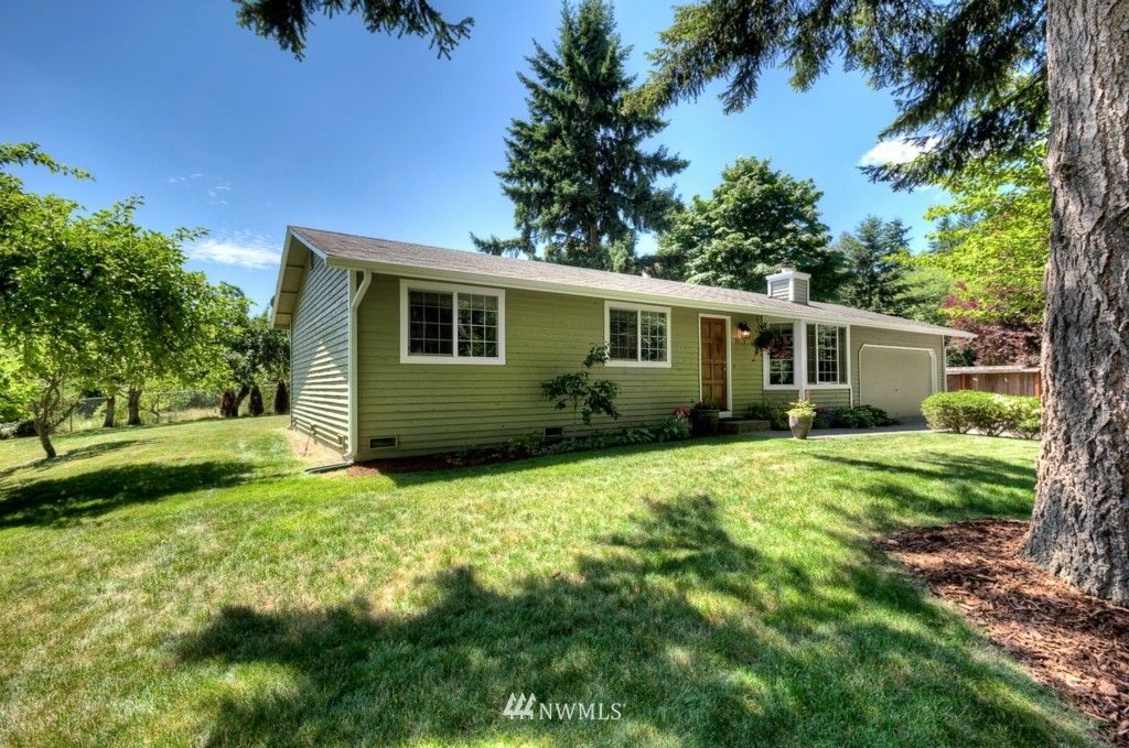 24118 Locust Way Bothell, WA 98021 - Photo 8 of 18