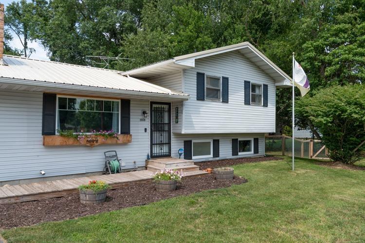 25535 Edison Road South Bend, IN 46628 - Photo 2 of 36