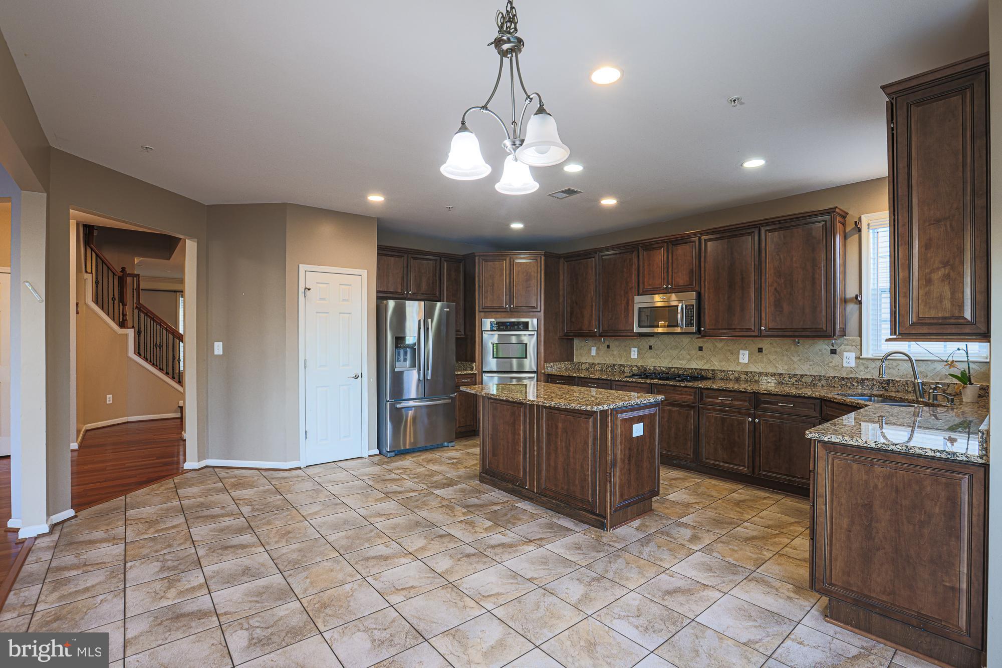 6518 Pebble Brooke Road Baltimore, MD 21209 - Photo 11 of 33