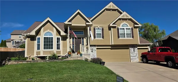 $405,000 | 608 Coach Light Circle, Smithville, MO 64089