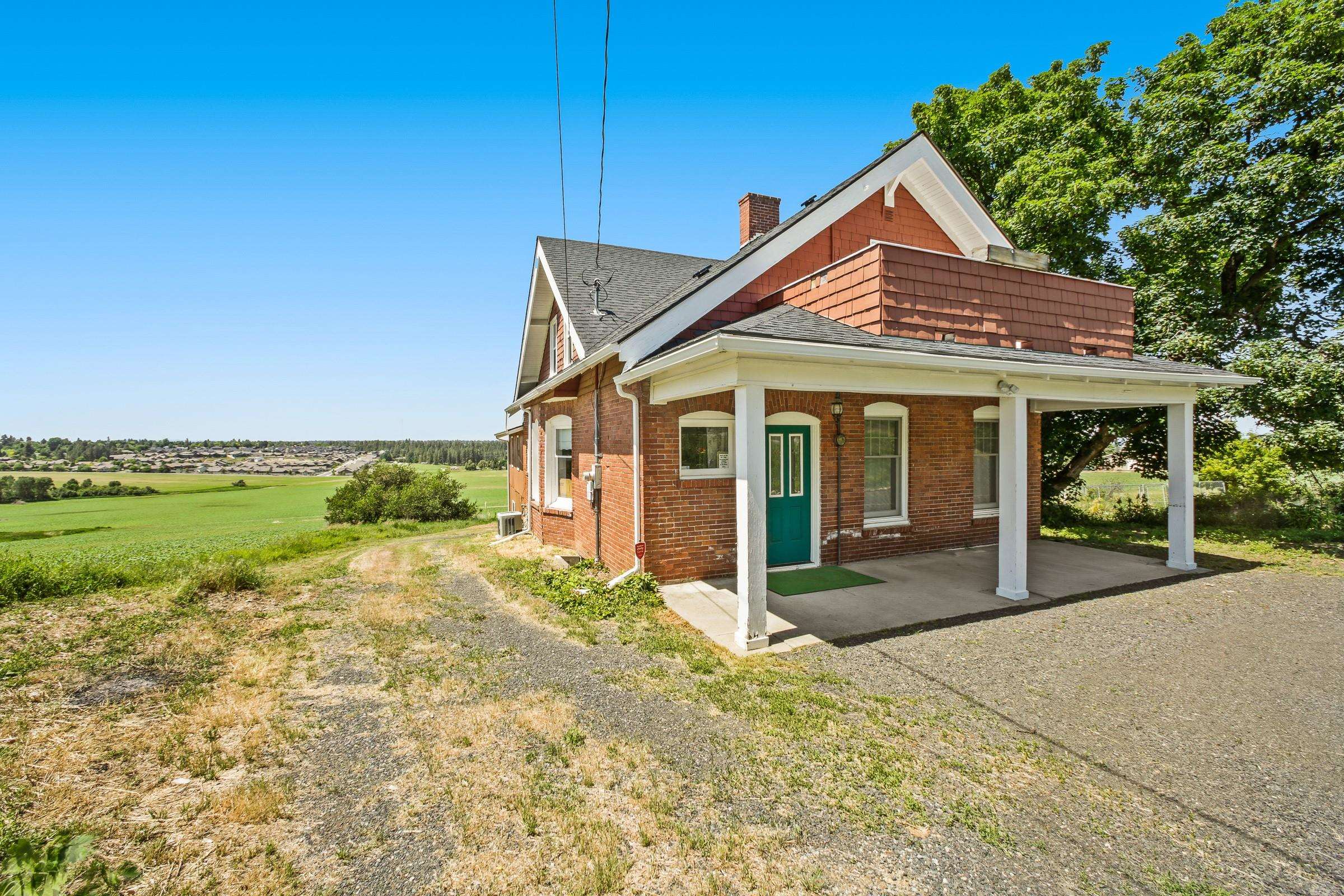 3910 South Eastern Road Spokane, WA 99223 - Photo 3 of 49