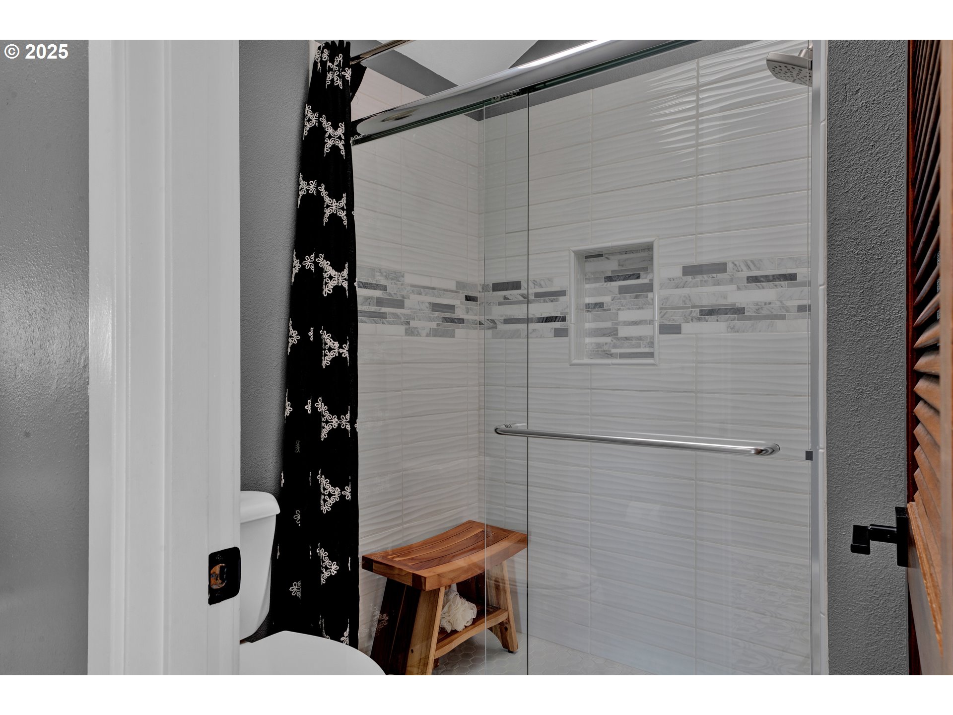 88616 Ocean View Lane Florence, OR 97439 - Photo 28 of 47 a bathroom with a shower and a sink