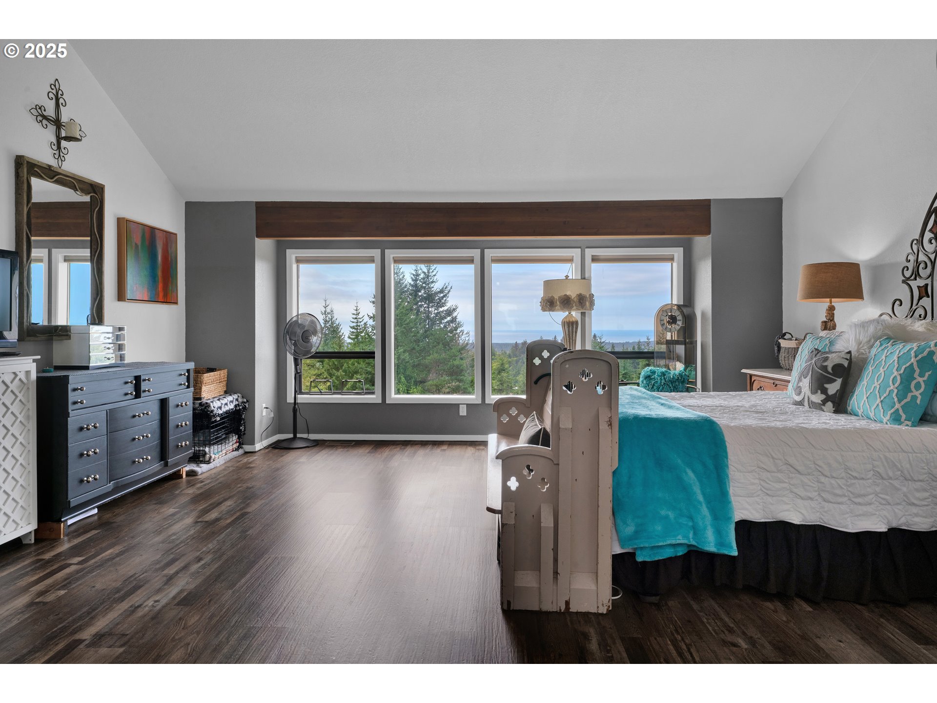 88616 Ocean View Lane Florence, OR 97439 - Photo 29 of 47 a living room with furniture and a large window