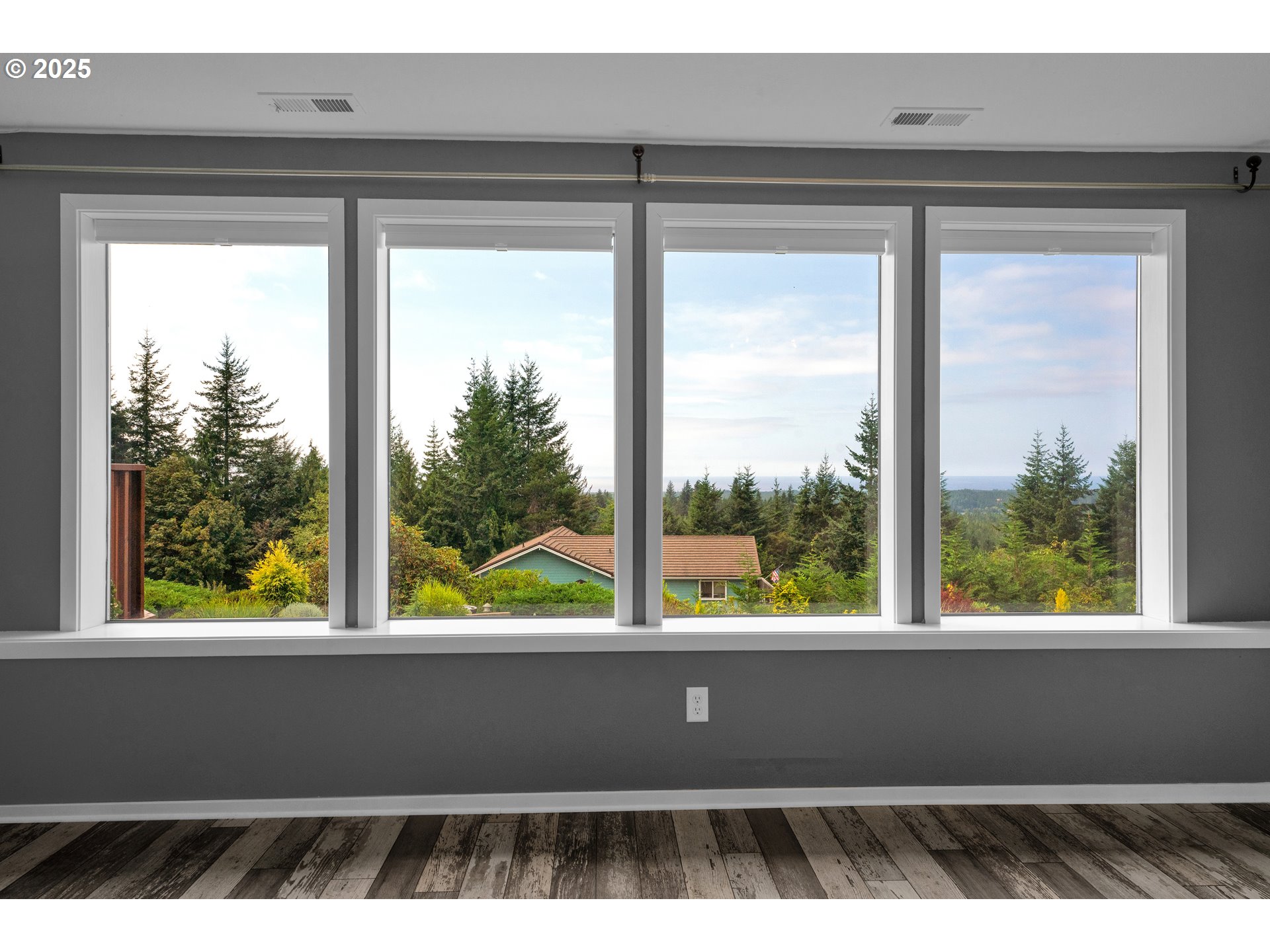 88616 Ocean View Lane Florence, OR 97439 - Photo 38 of 47 a view of sky from window