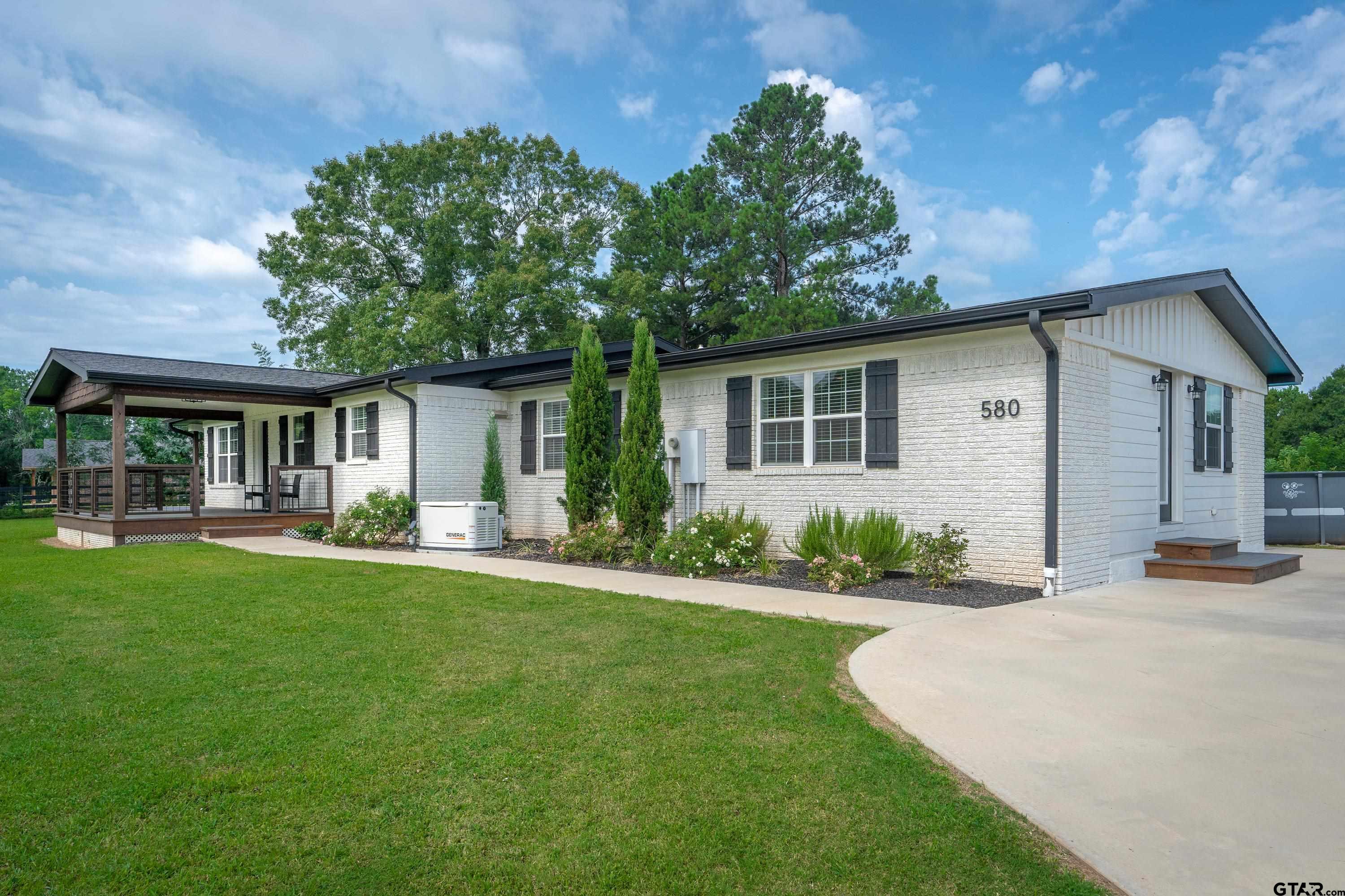 580 Jones Road Longview, TX 75603 - Photo 3 of 48