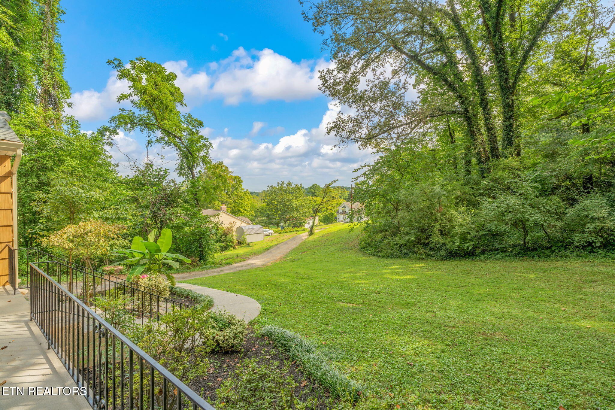 415 Overhill Road Knoxville, TN 37914 - Photo 5 of 36 Gallery Image 5