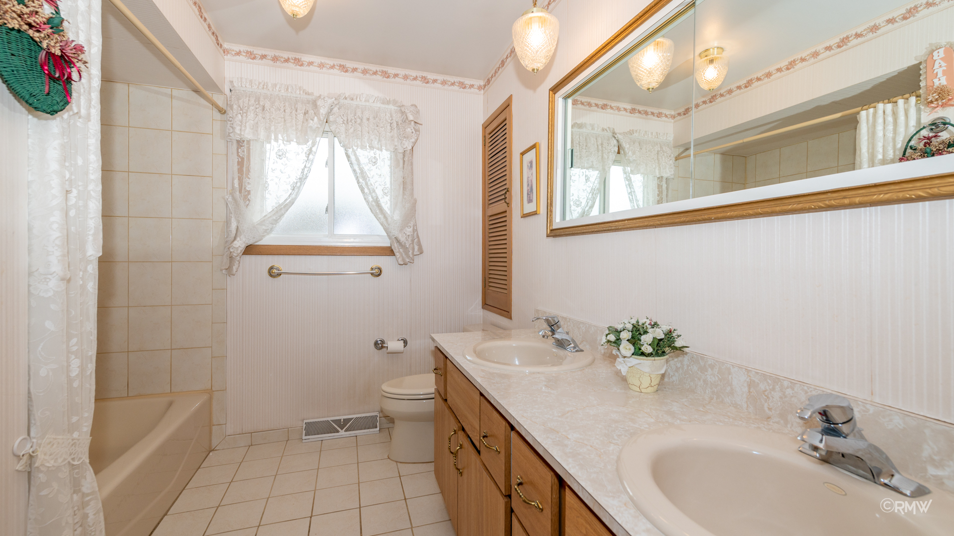 35 South Highview Avenue Addison, IL 60101 - Photo 13 of 23