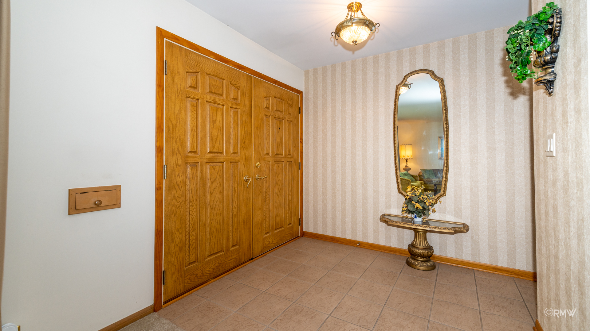 35 South Highview Avenue Addison, IL 60101 - Photo 3 of 23