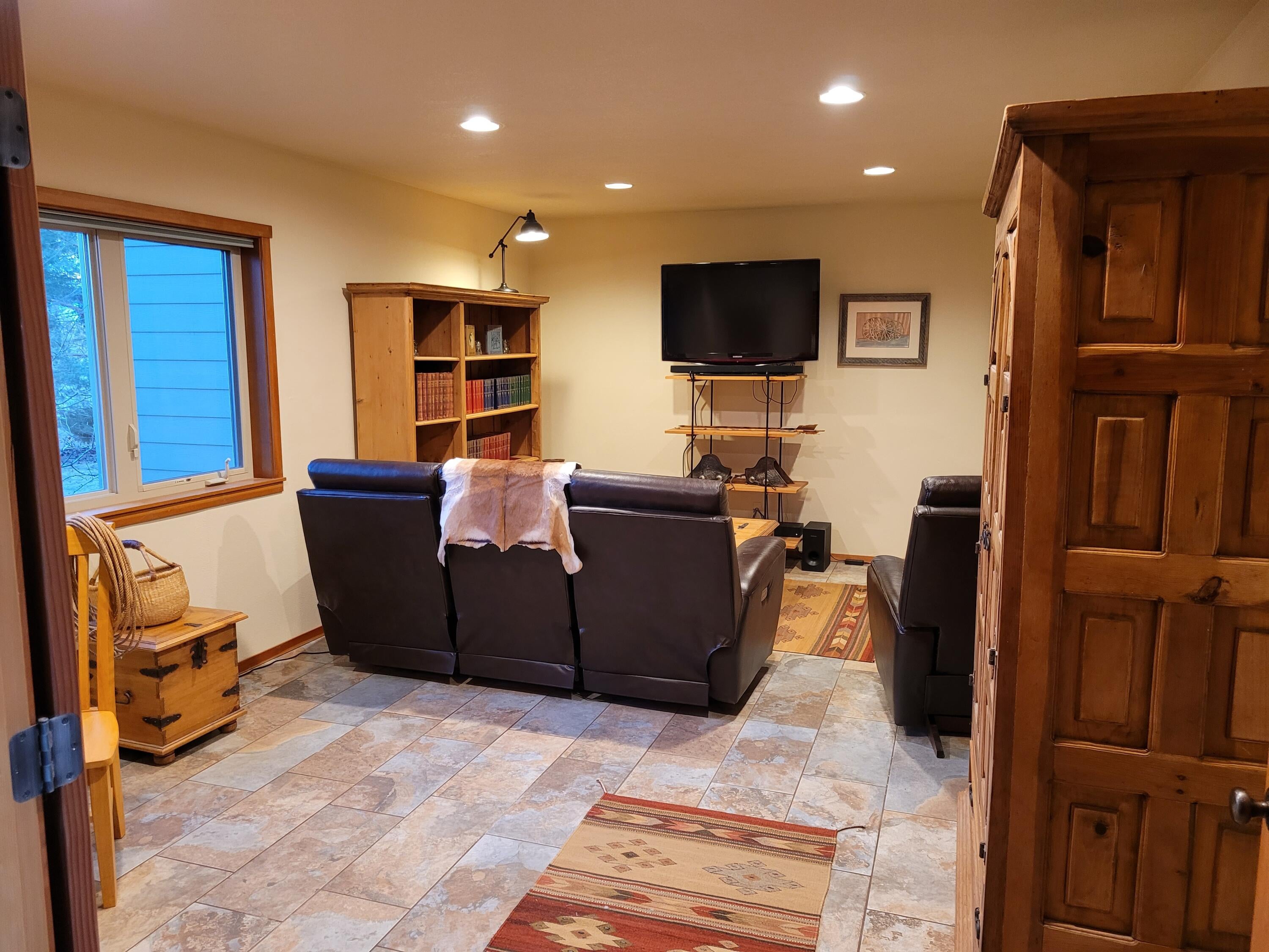 18390 Fryrear Ranch Road Bend, OR 97703 - Photo 12 of 36 TV room, office make this a room to fit your lifestyle.
