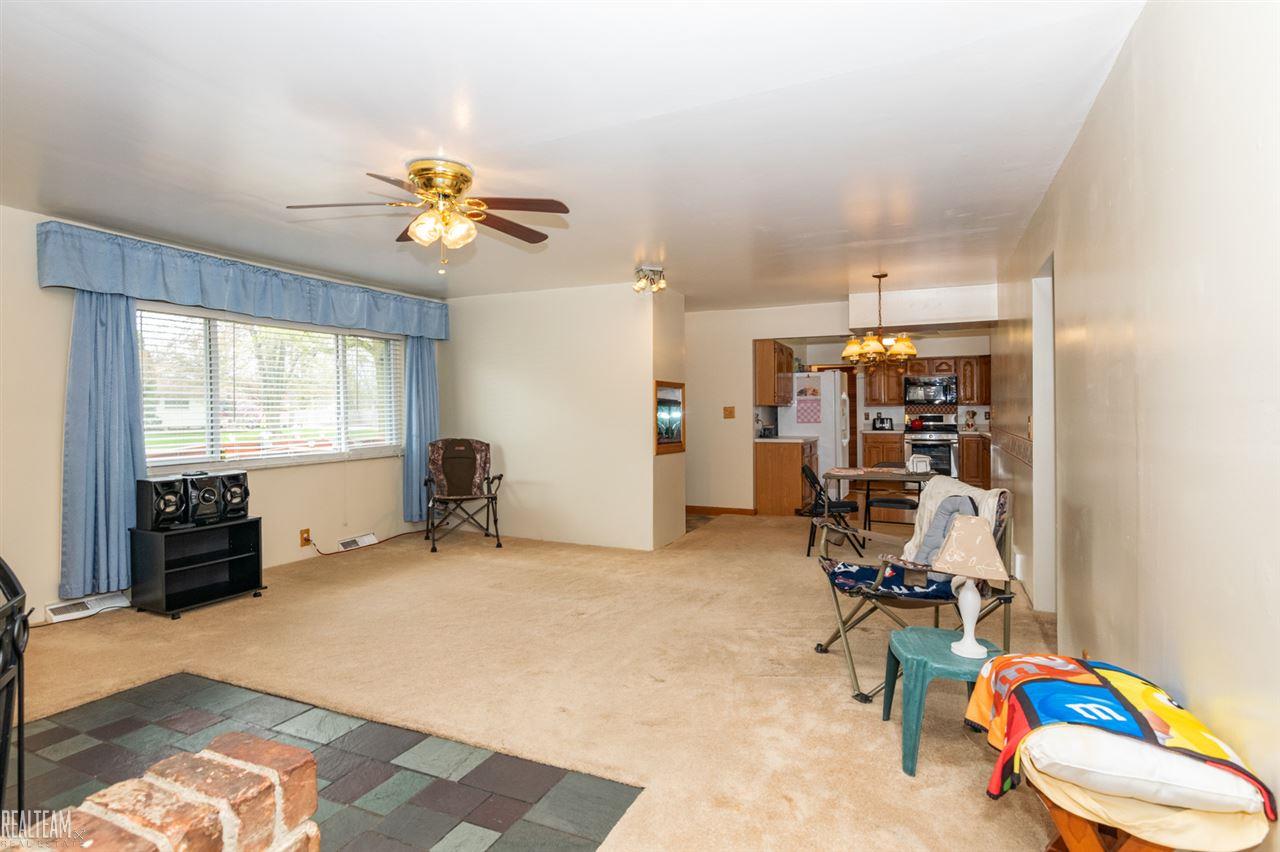 1936 Gilsam Street Rochester, MI 48309 - Photo 8 of 25 50009851-7.JPG