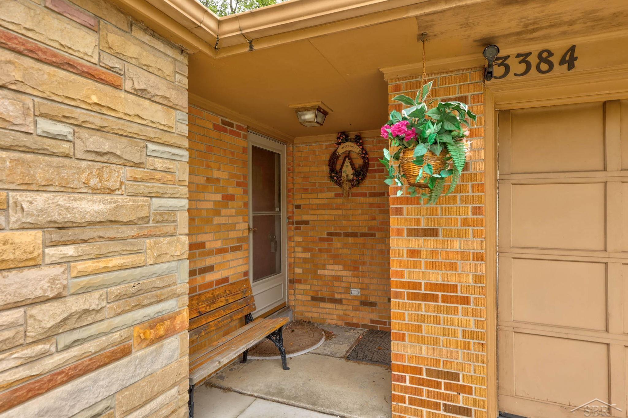 3384 Tatham Road Saginaw, MI 48601 - Photo 2 of 26 50157131-e820e9ec-c29d-48f3-8c99-b25c6d5bf9b5.JPG