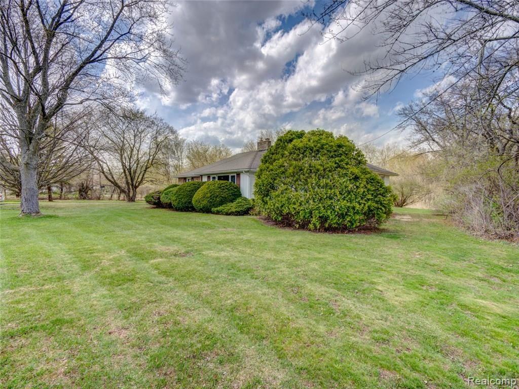10416 Beecher Road Flushing, MI 48433 - Photo 19 of 19 front3.jpg