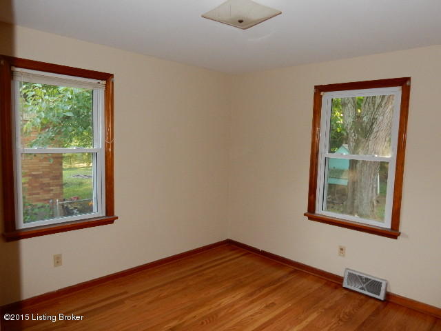 7916 Bluebonnet Road Louisville, KY 40258 - Photo 6 of 18 BR1