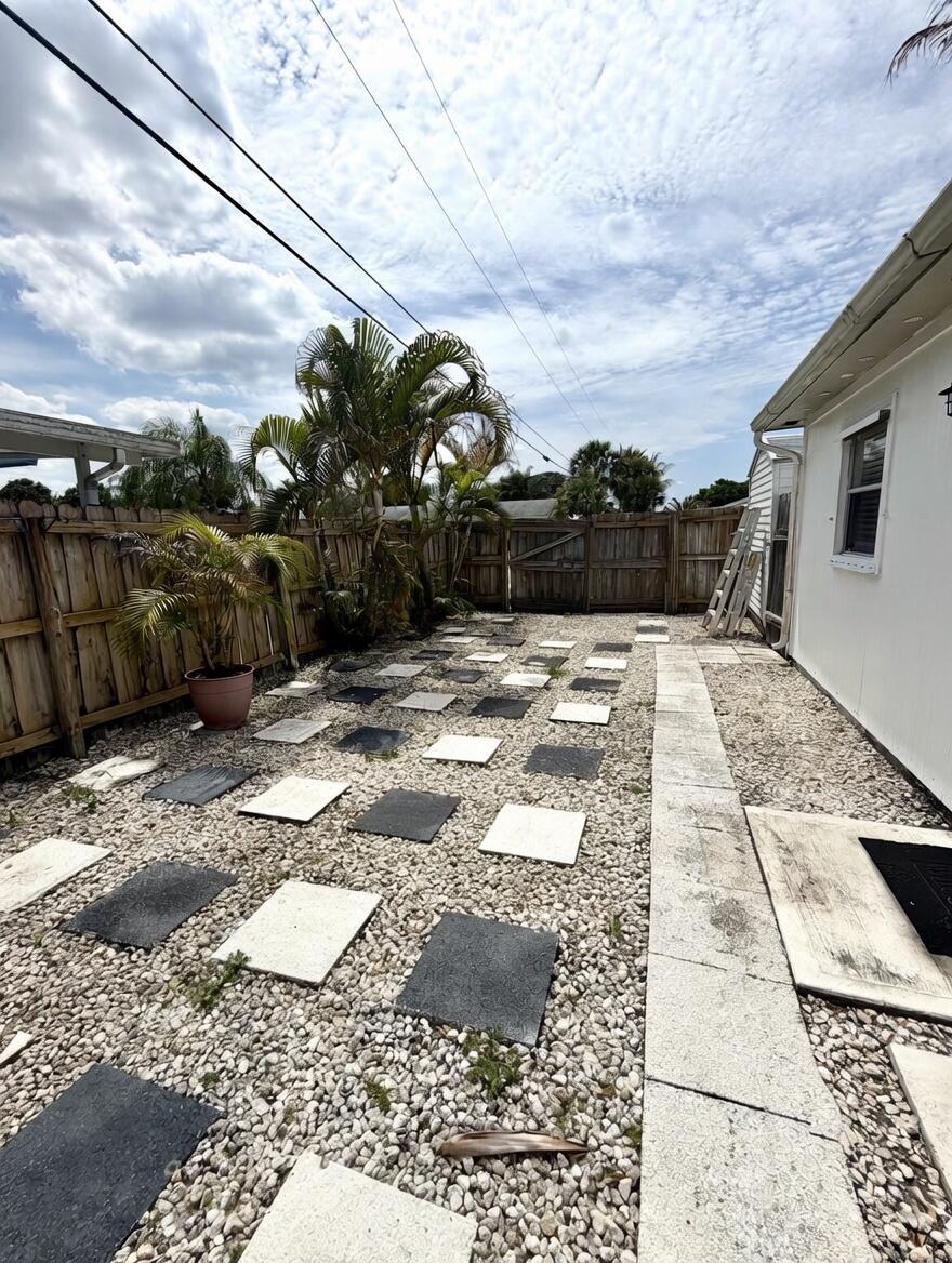 908 Anglers Way Jupiter, FL 33458 - Photo 18 of 19 IMG_0271