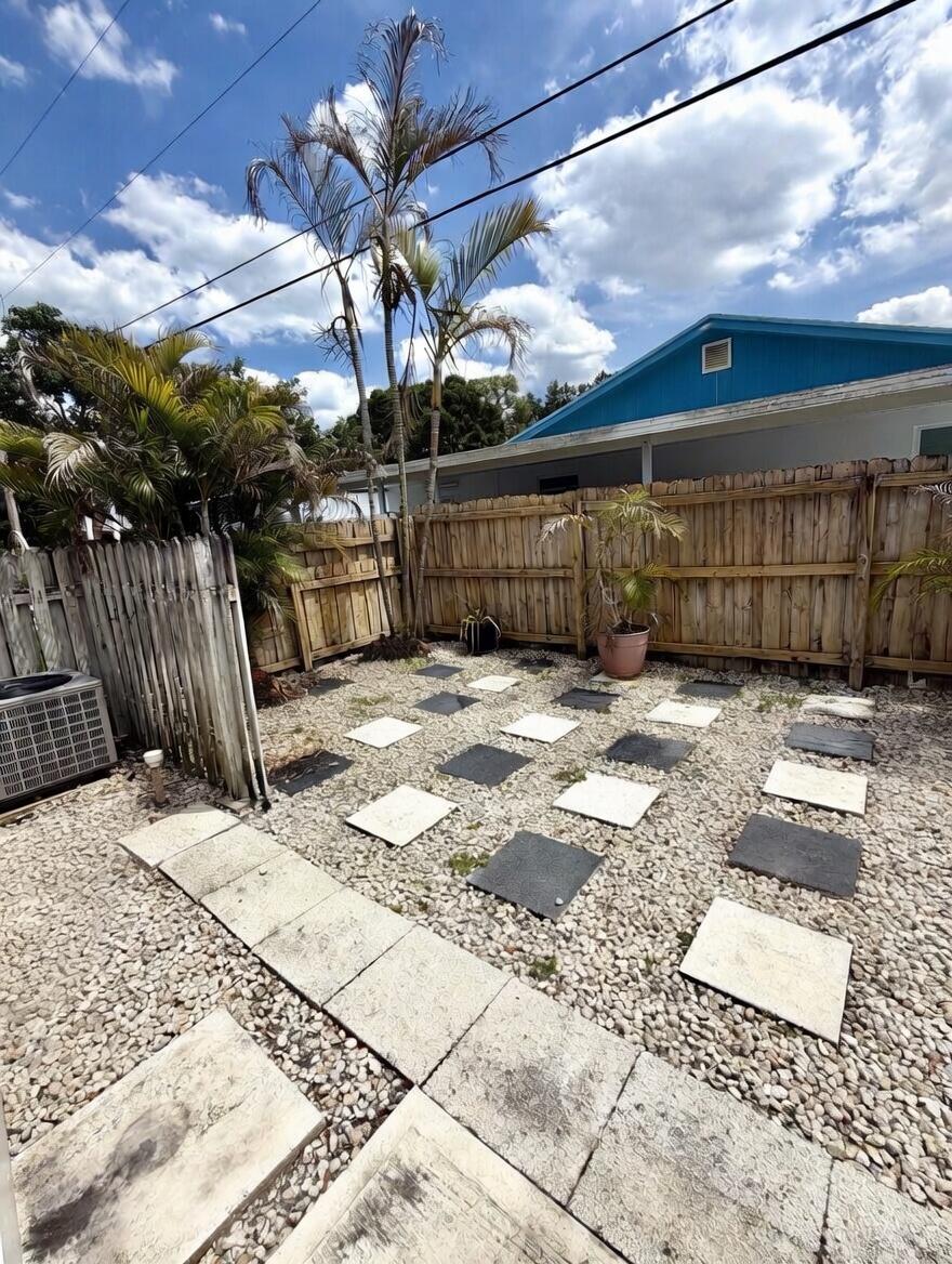 908 Anglers Way Jupiter, FL 33458 - Photo 19 of 19 IMG_0272