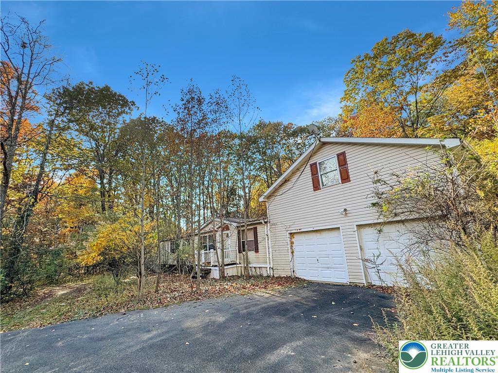 228 Victory Lane Stroudsburg, PA 18360 - Photo 2 of 14