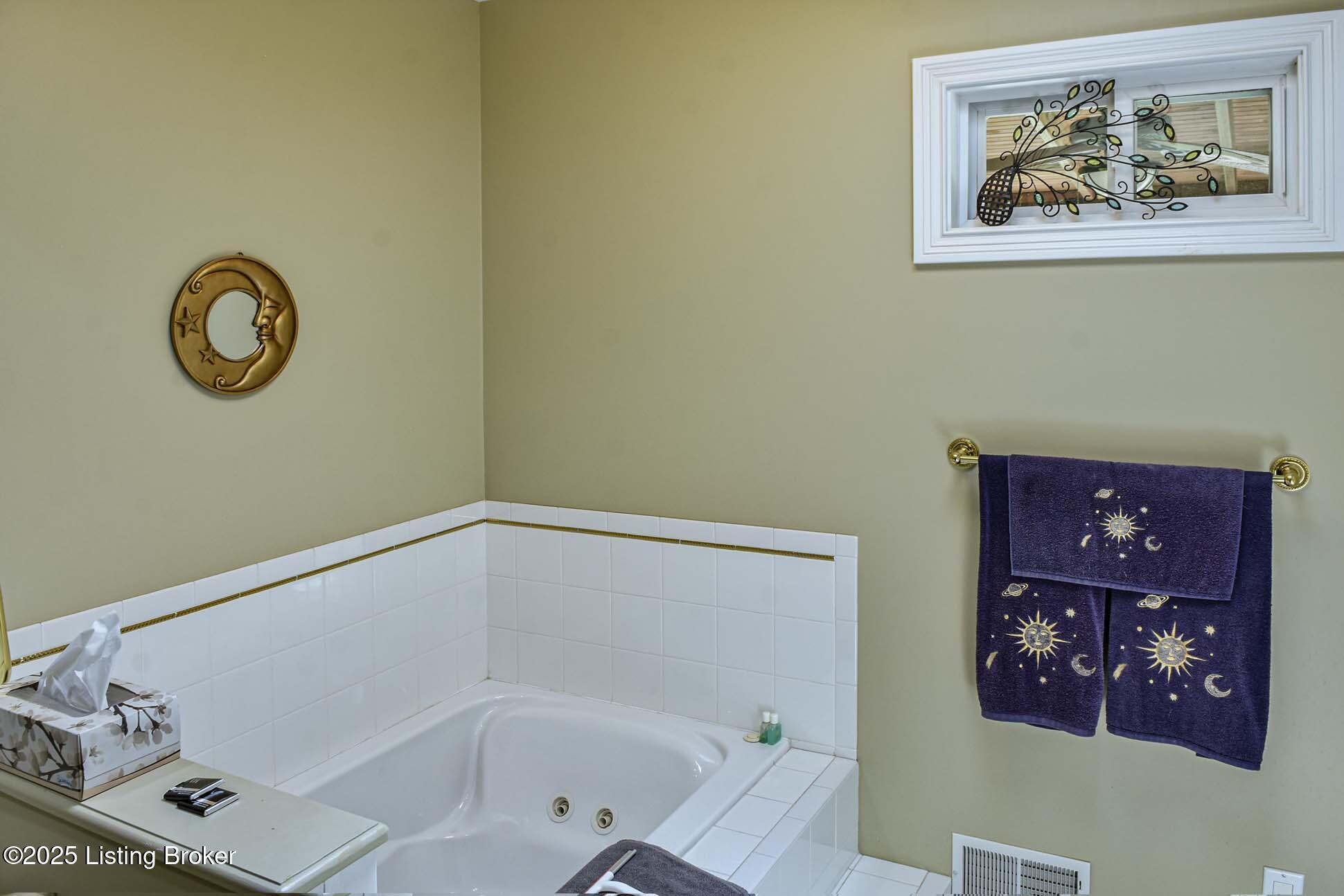 9108 Fairmount Road Louisville, KY 40291 - Photo 40 of 109 FairmountRd_0100
