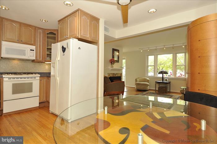 101 Adclare Road Rockville, MD 20850 - Photo 21 of 30 Kitchen