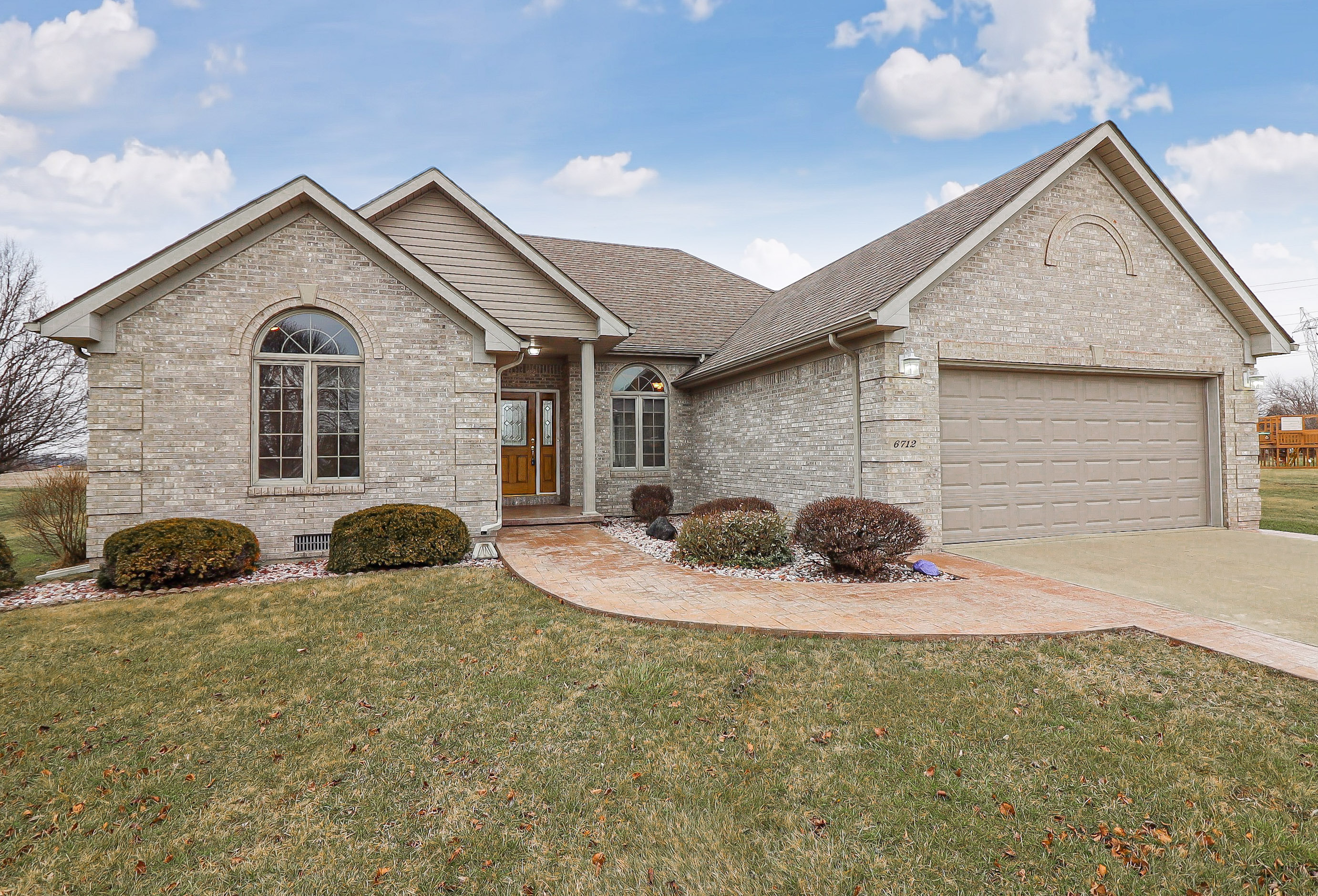 6712 Knollcrest Way Pendleton, IN 46064 - Photo 2 of 36