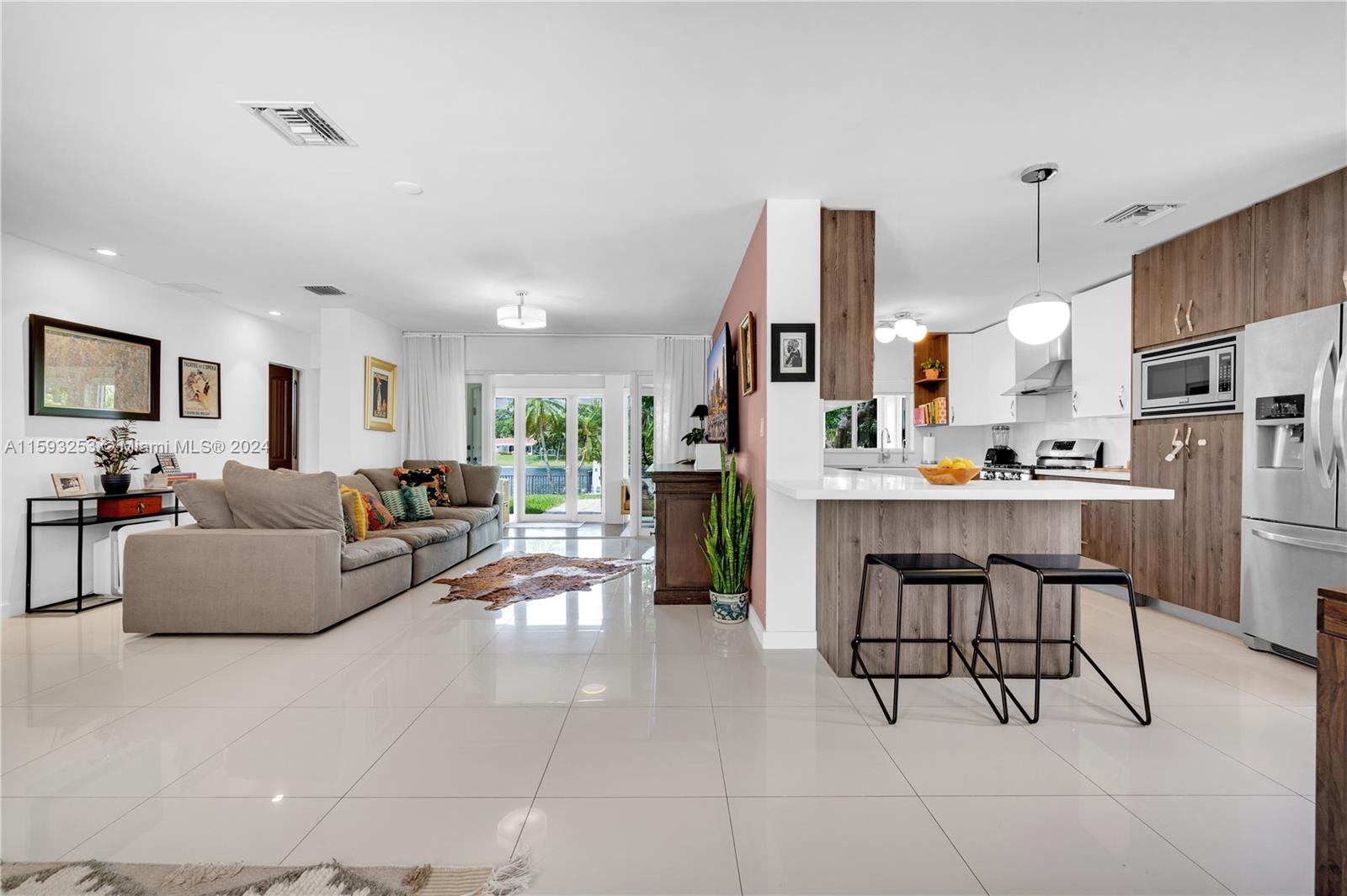 6360 Lake June Road Miami Lakes, FL 33014 - Photo 9 of 32 Gallery Image 9