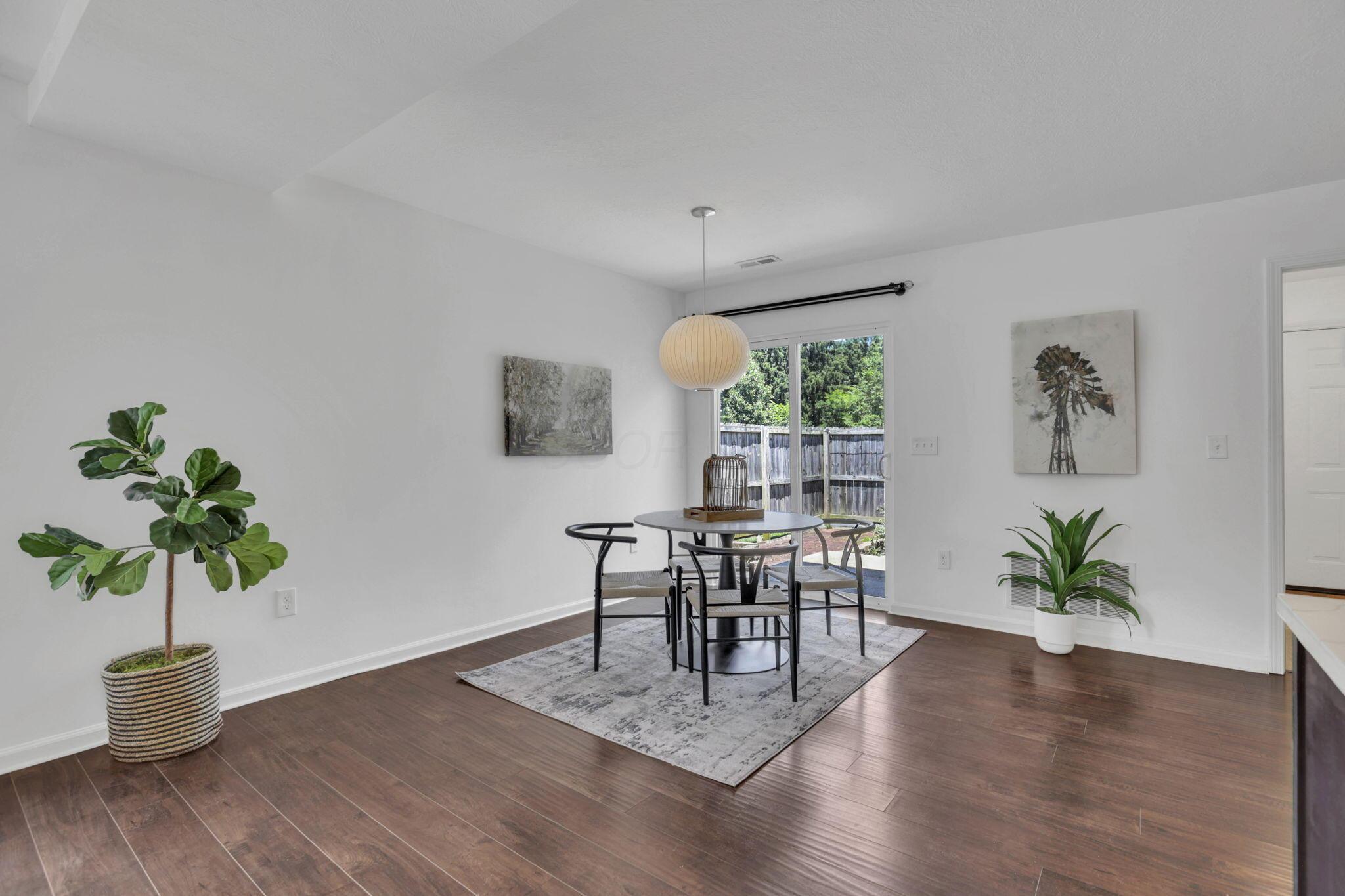 120 Gifford Road Columbus, OH 43235 - Photo 6 of 31 Dining Room