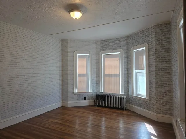 $2,800 | 231 River Street, Waltham, MA 02453