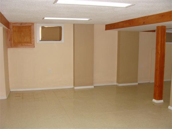 19 Strong Street Springfield, MA 01104 - Photo 8 of 11 a view of an empty room