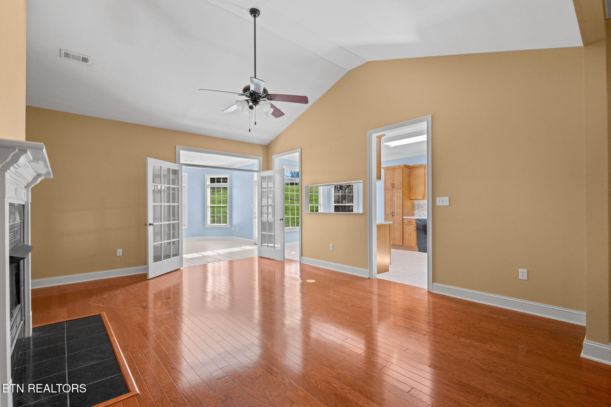134 Waterston Way Clinton, TN 37716 - Photo 12 of 41 21-web-or-mls-134 waterston-0151