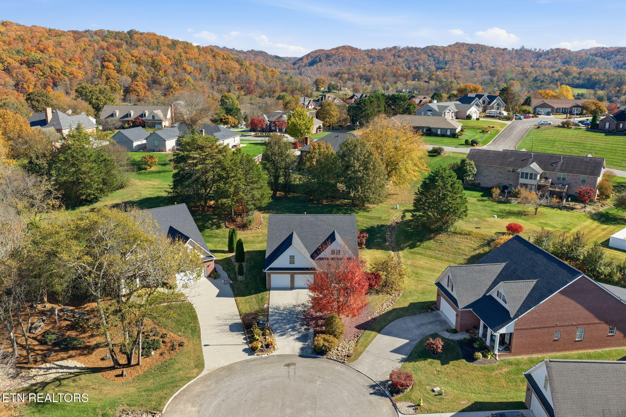 134 Waterston Way Clinton, TN 37716 - Photo 2 of 41 35-web-or-mls-DJI_20251106132559_0471_D