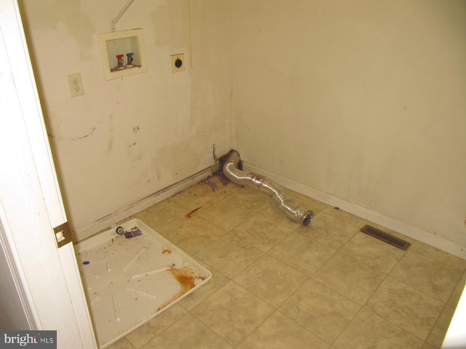 1013 Bair Road Hanover, PA 17331 - Photo 30 of 33 2nd Floor Laundry