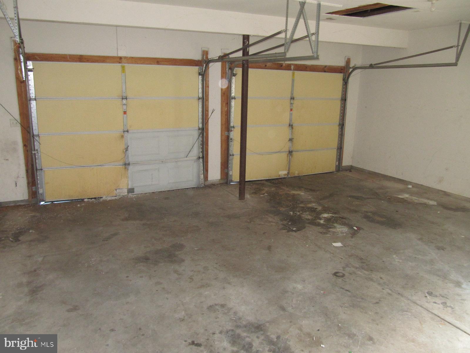 1013 Bair Road Hanover, PA 17331 - Photo 31 of 33 Garage