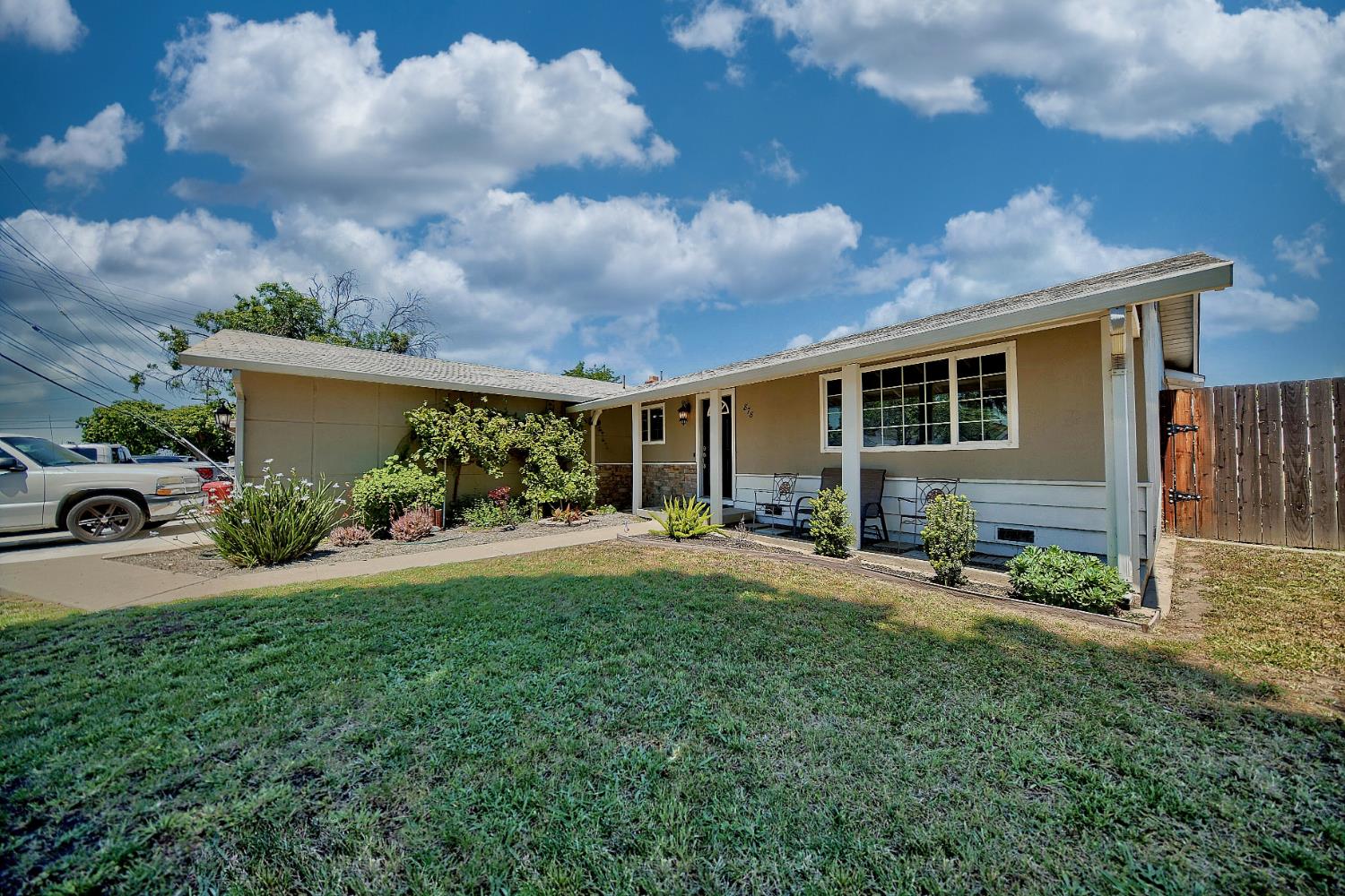 878 Alexander Street Livermore, CA 94550 - Photo 7 of 68