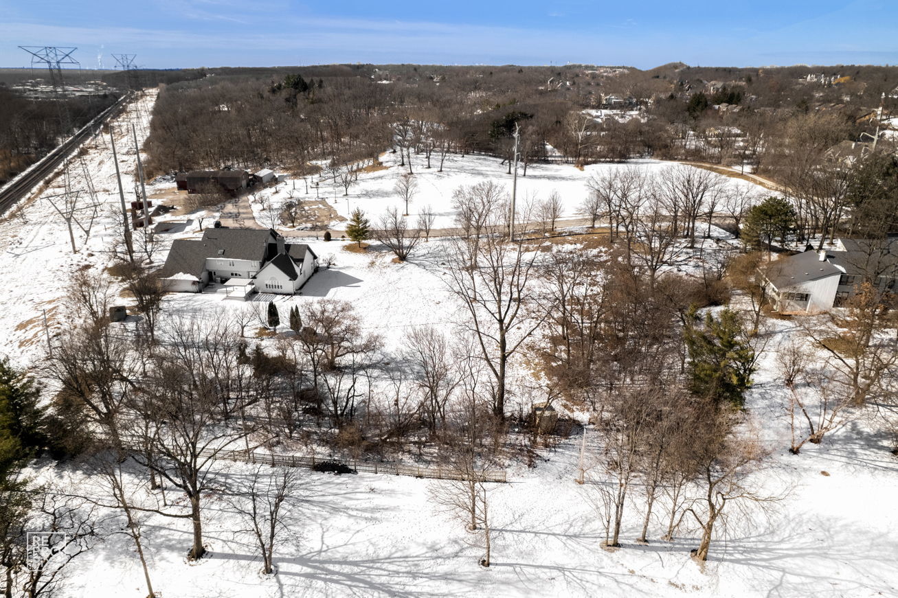 10S641 South Garfield Street Burr Ridge, IL 60527 - Photo 6 of 15 a view of a city