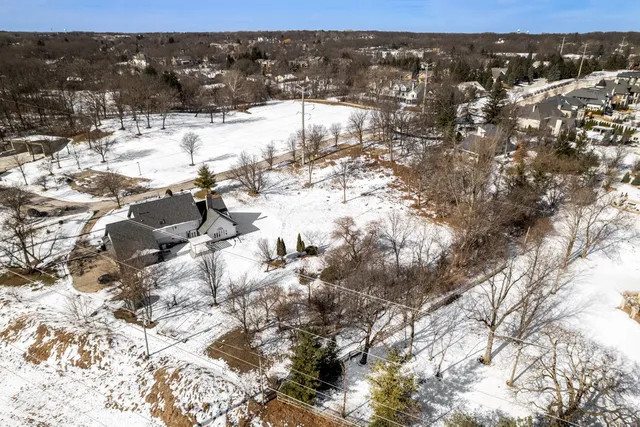 $499,000 | 10S641 South Garfield Street, Burr Ridge, IL 60527