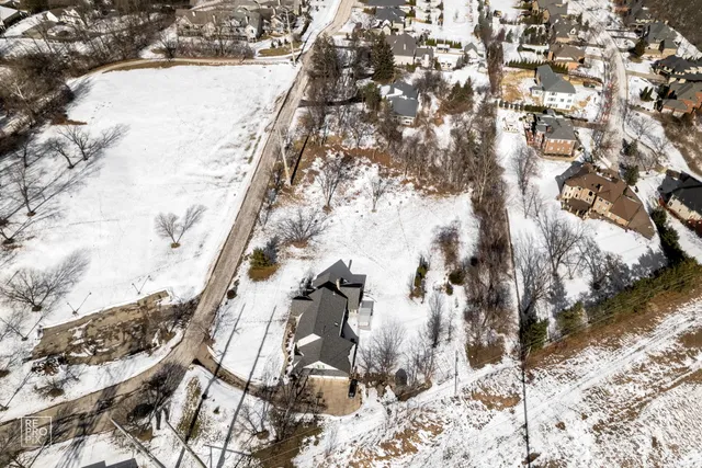 $499,000 | 10S641 South Garfield Street, Burr Ridge, IL 60527