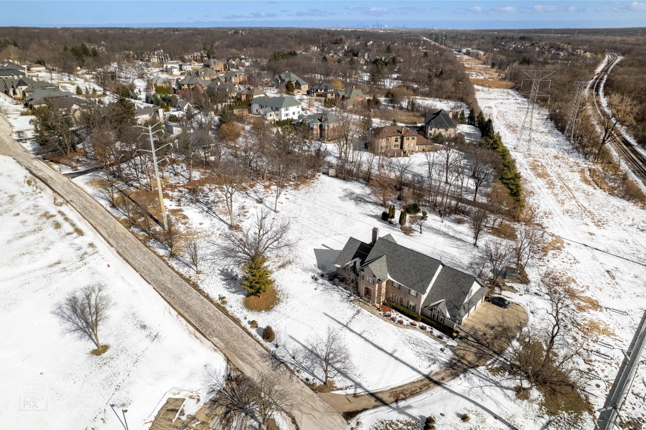 10S641 South Garfield Street Burr Ridge, IL 60527 - Photo 10 of 15 a view of city and mountain