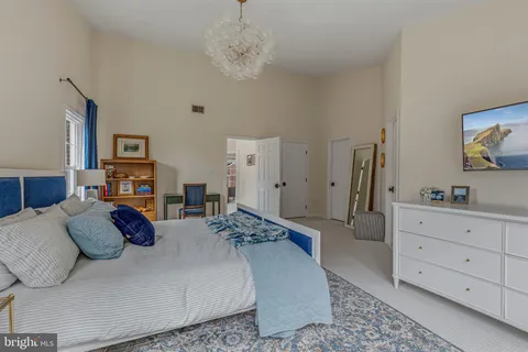 $1,049,000 | 9412 Regency Crest Drive, Vienna, VA 22181