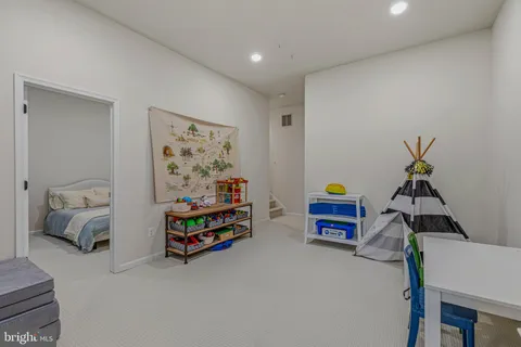 $1,049,000 | 9412 Regency Crest Drive, Vienna, VA 22181