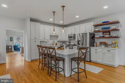 $1,049,000 | 9412 Regency Crest Drive, Vienna, VA 22181