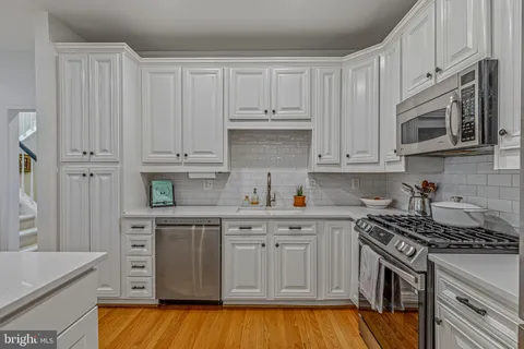 $1,049,000 | 9412 Regency Crest Drive, Vienna, VA 22181