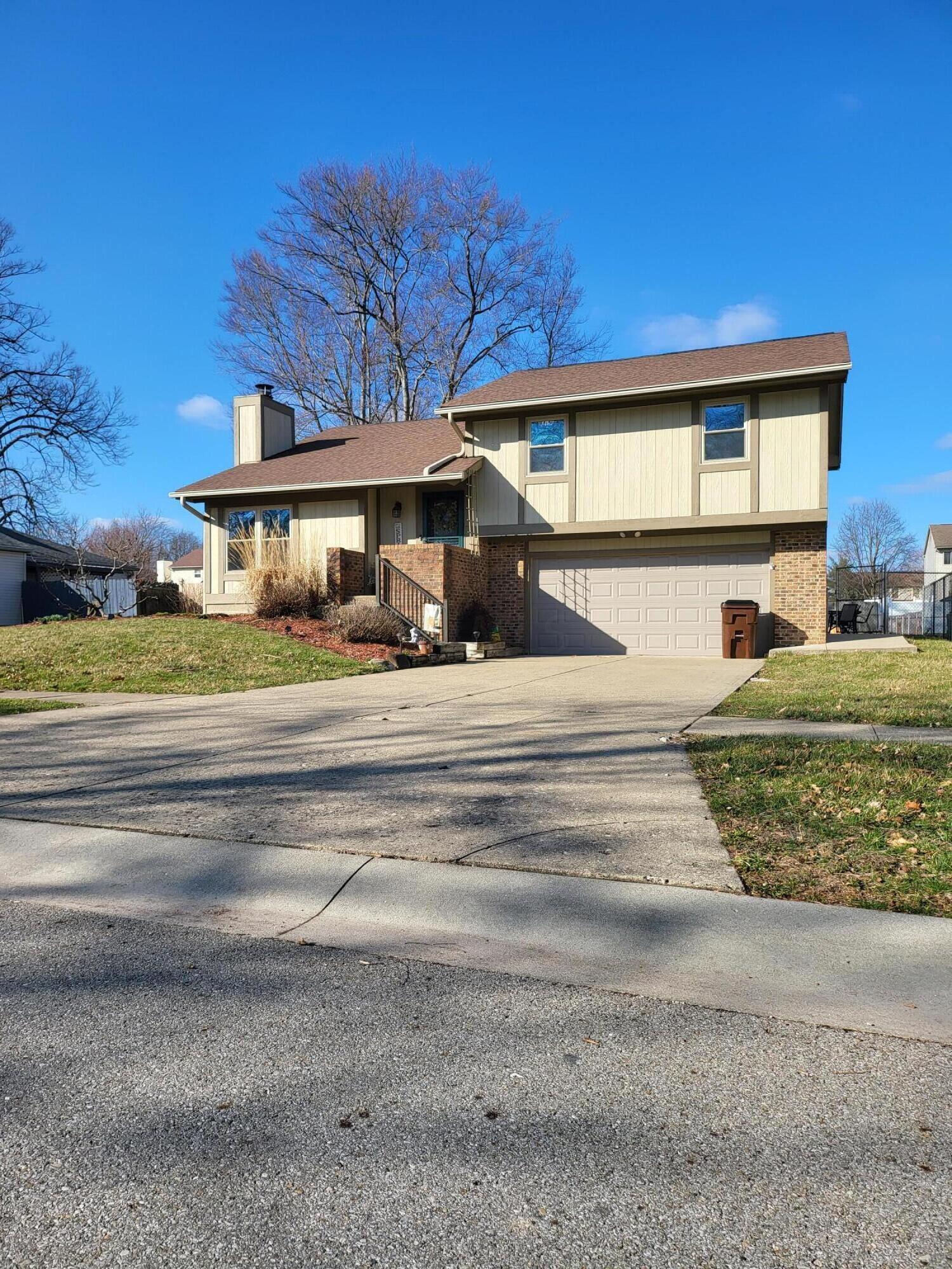 185 Timber Ridge Drive Pickerington, OH 43147 - Photo 2 of 21 20230228_154435 (1)