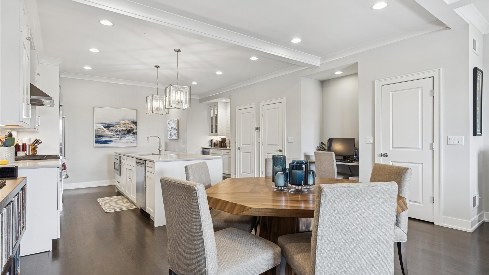 2341 West Roscoe Street, Unit 3W Chicago, IL 60618 - Photo 17 of 37